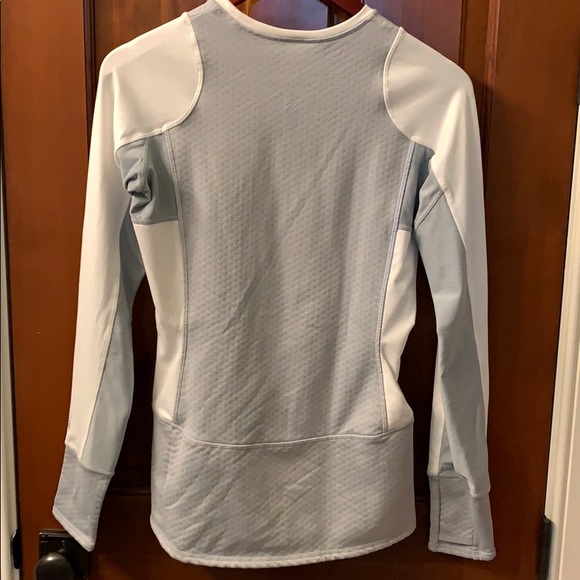 Athleta long sleeve white and gray top - Picture 4 of 8